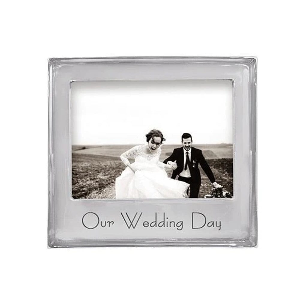 Mariposa Signature 5x7 Aluminum Frame for Your Wedding Day Memories