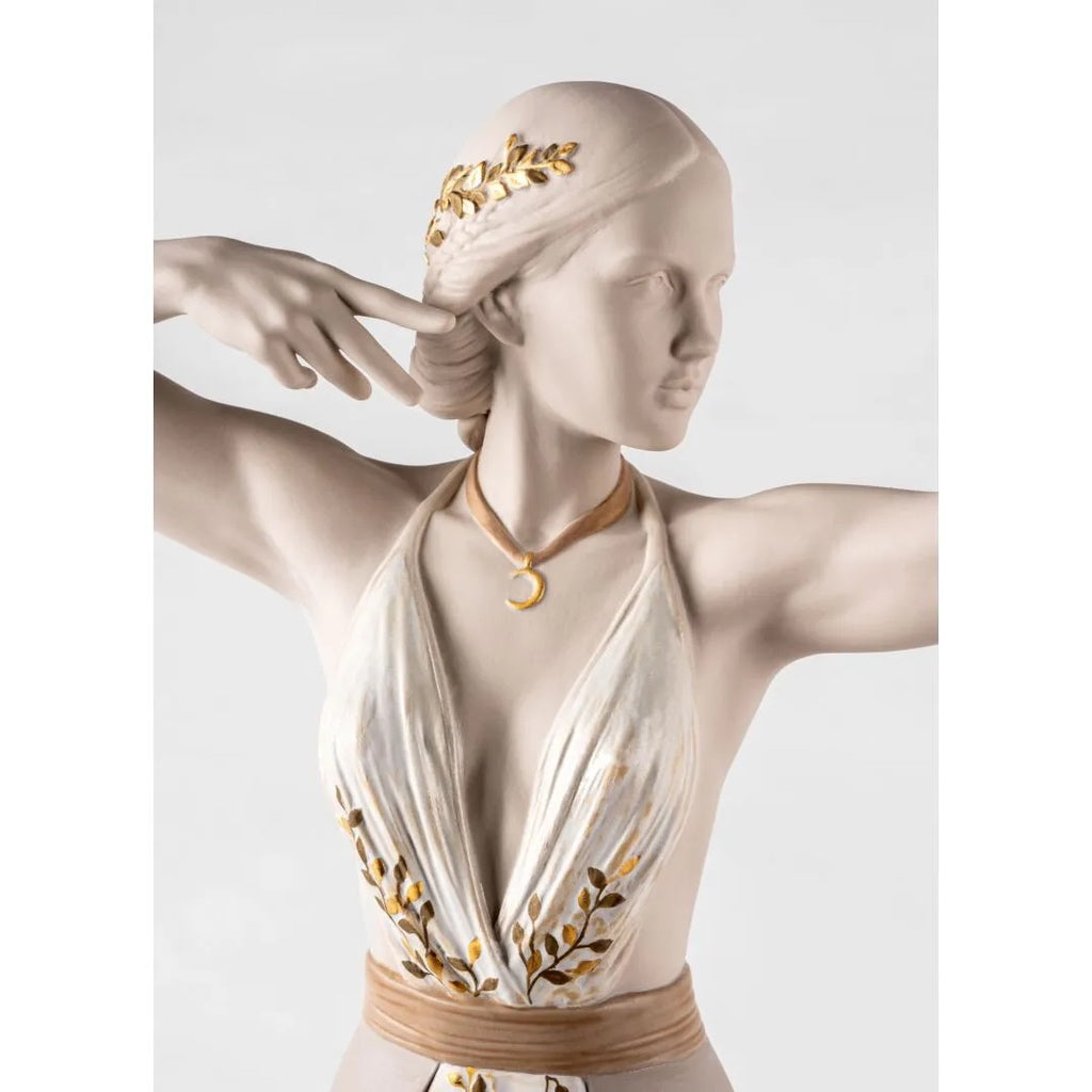 Exquisite Handmade Lladro Porcelain Diana Sculpture from Spain