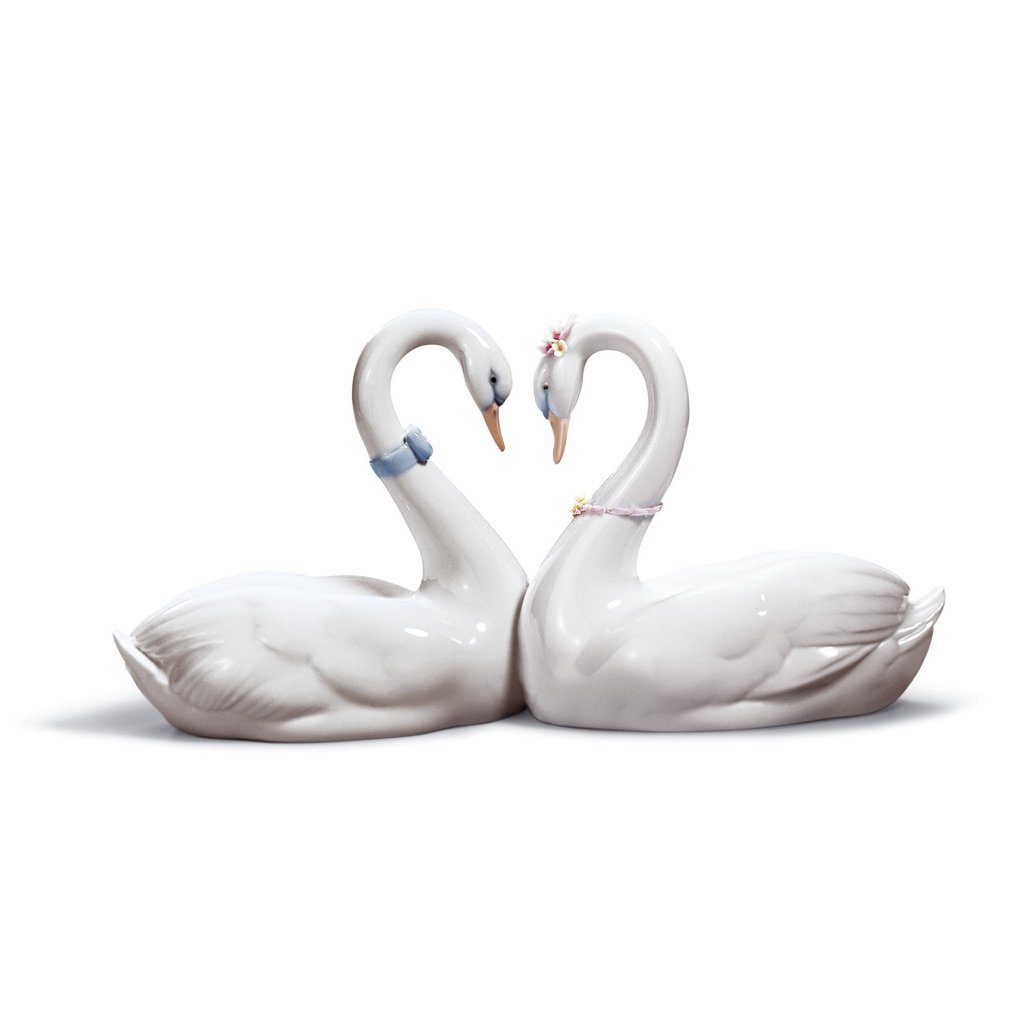 Exquisite Lladro Handmade Porcelain Figurine of Endless Love