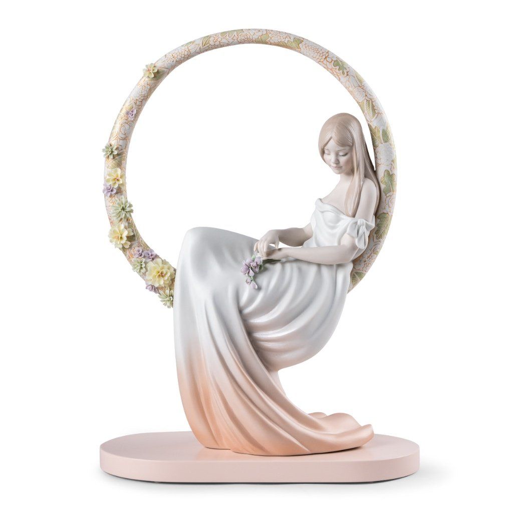 Exquisite Lladro Handmade Porcelain Figurine - In Her Thoughts