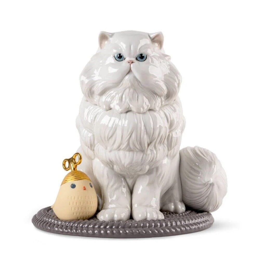 Exquisite Lladro Handmade Porcelain Figurine of a Persian Cat