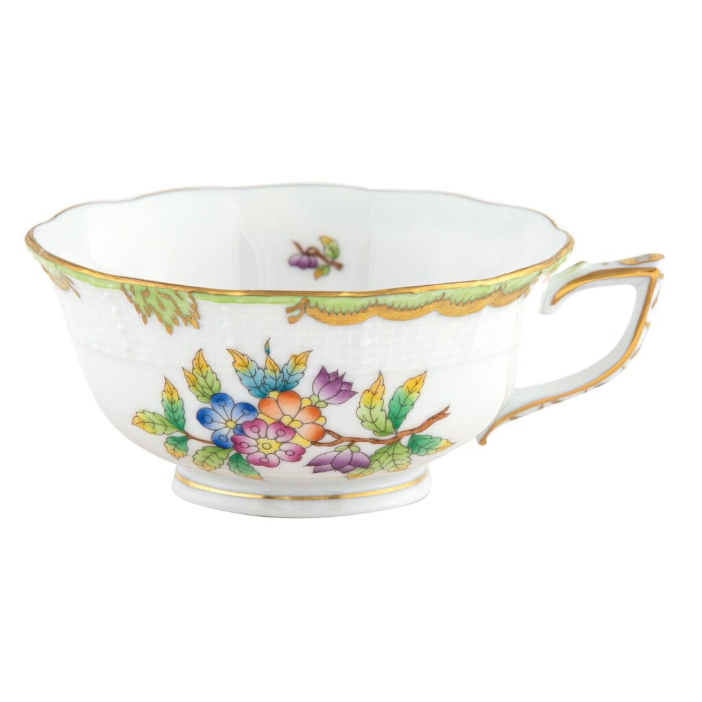 Exquisite Herend Porcelain Tea Cup with Queen Victoria Pattern for Elegant Tea Drinking