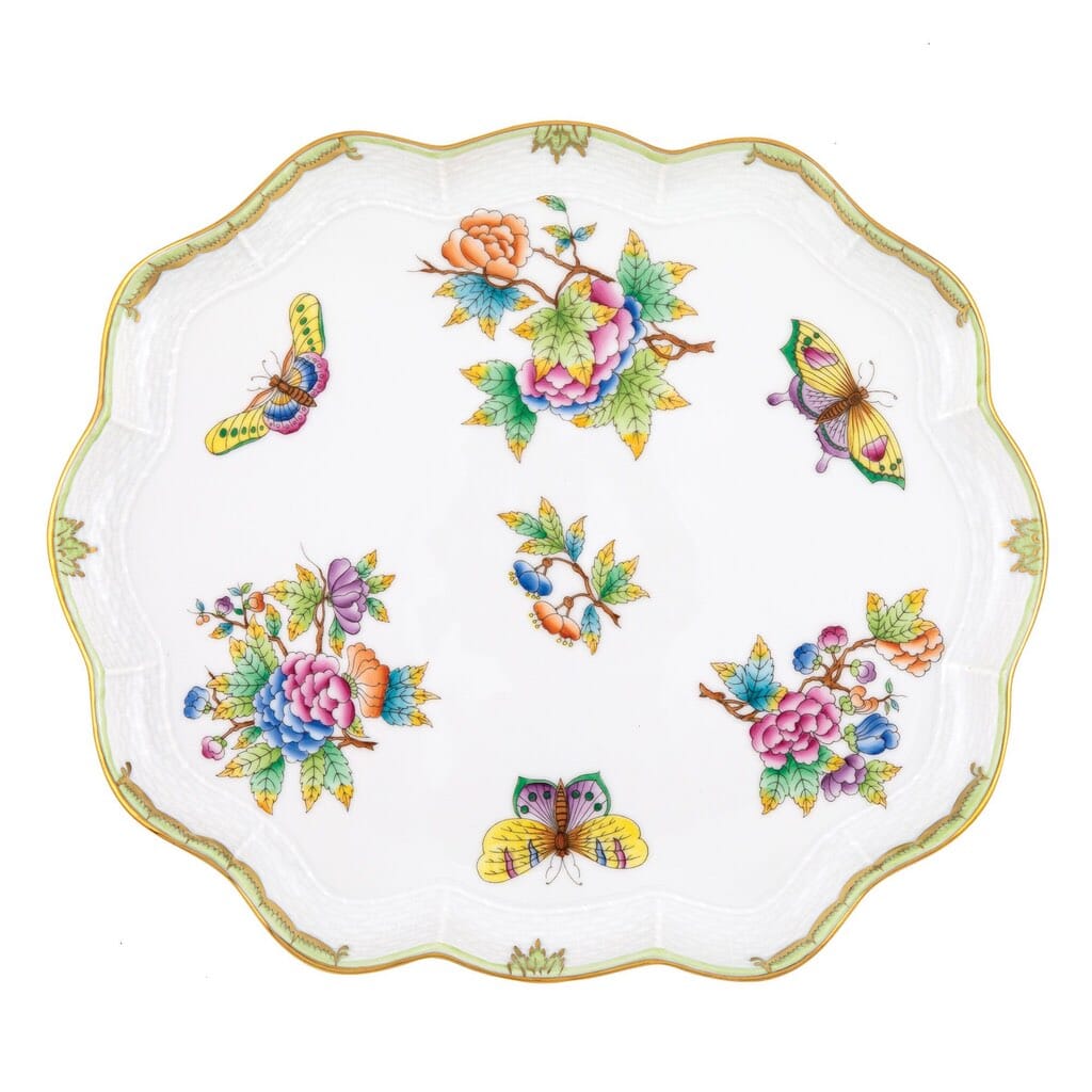 Exquisite Herend Porcelain Tray with Queen Victoria Pattern and Scalloped Edge
