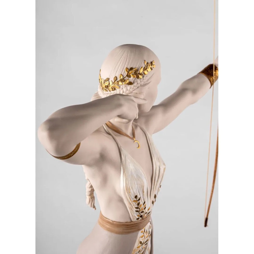 Exquisite Handmade Lladro Porcelain Diana Sculpture from Spain