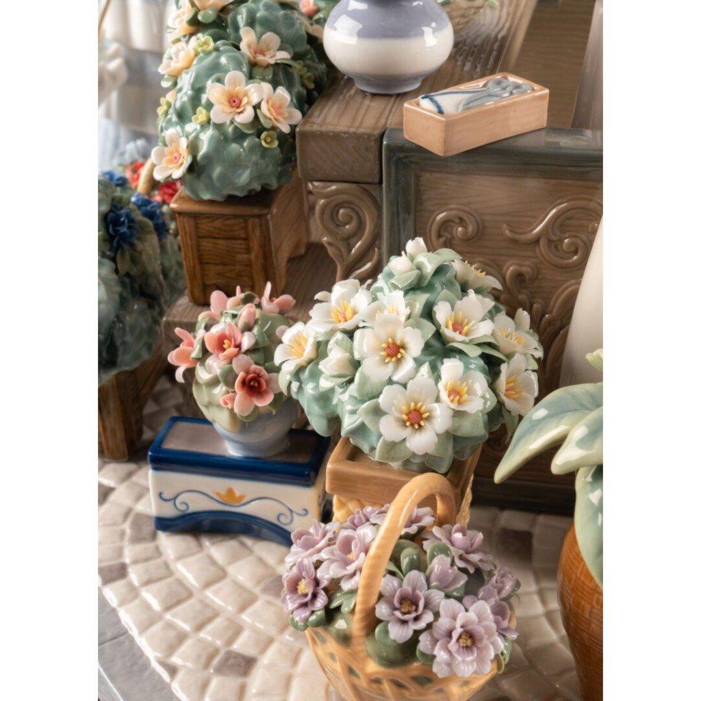 Limited Edition Lladro Handmade Porcelain Figurine of a Flowers Market