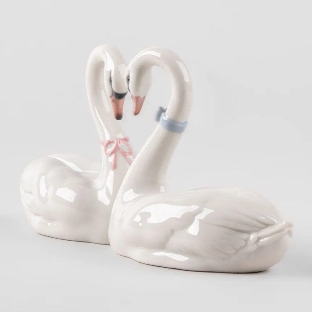 Exquisite Lladro Handmade Porcelain Endless Love Cake Decoration Topper