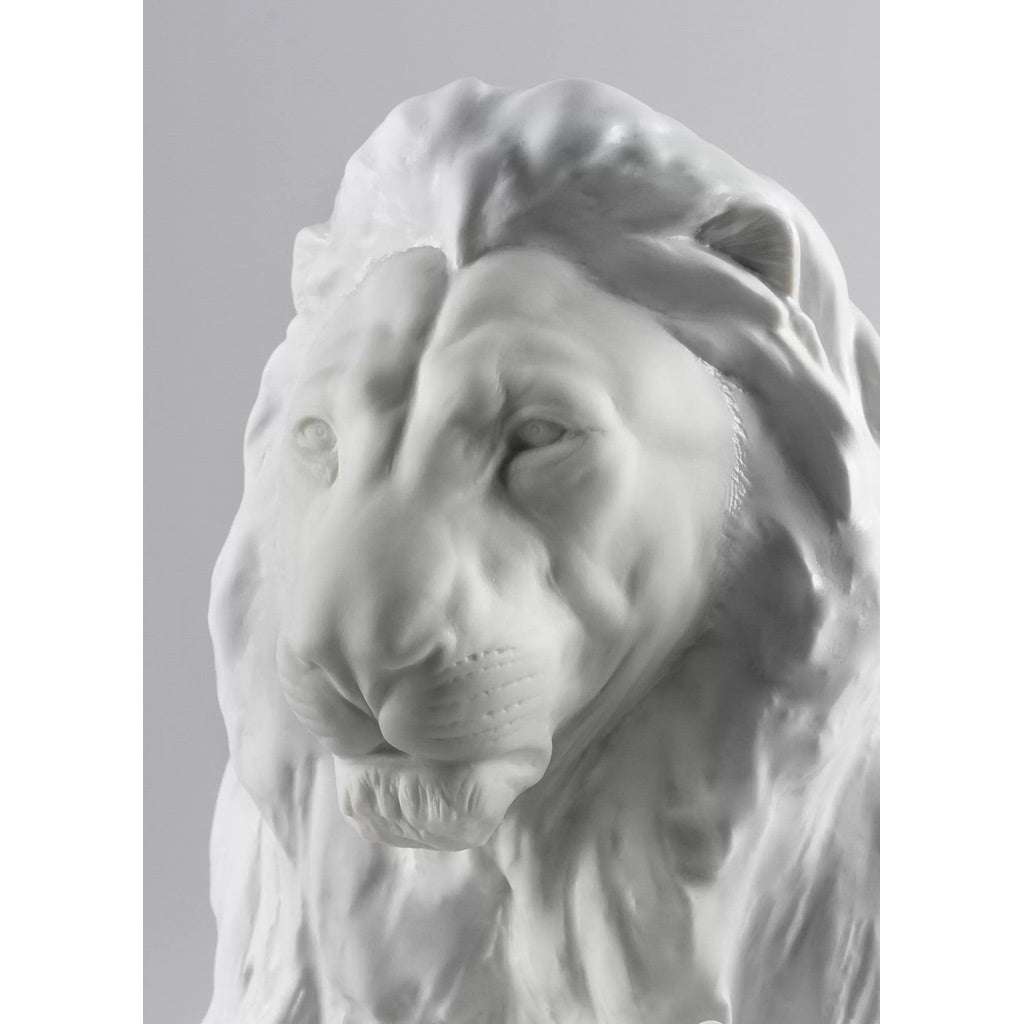 Exquisite Lladro Handmade Porcelain Figurine of a Lion with a Cub