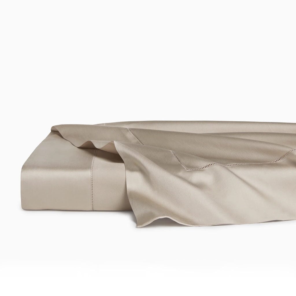 Luxurious Sferra Giotto King Size Flat Bed Sheet Measuring 114 x 114