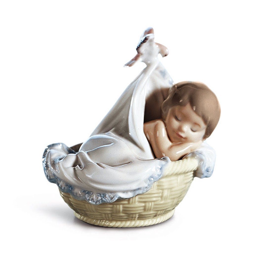 Exquisite Lladro Handmade Porcelain Figurine of Tender Dreams