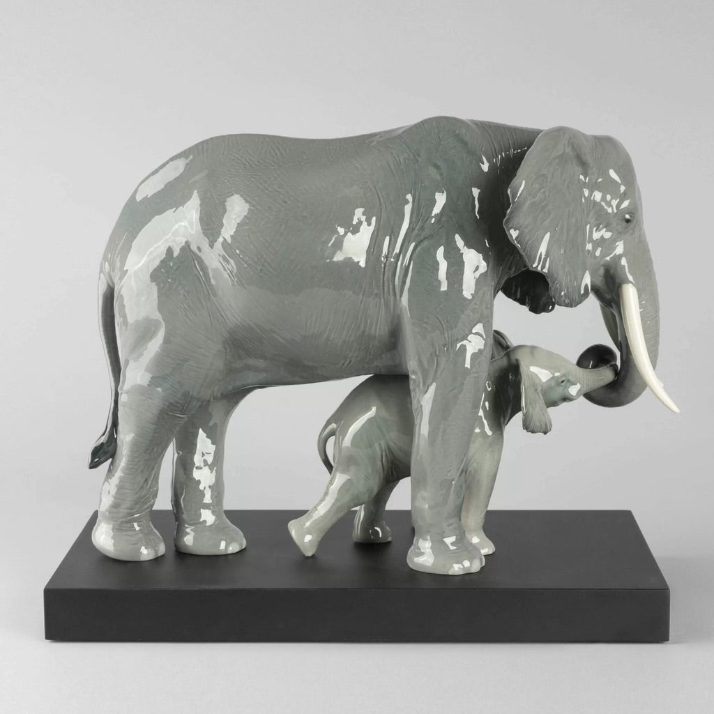 Lladro Handmade Porcelain Figurine of Mother and Baby Elephant Leading the Way