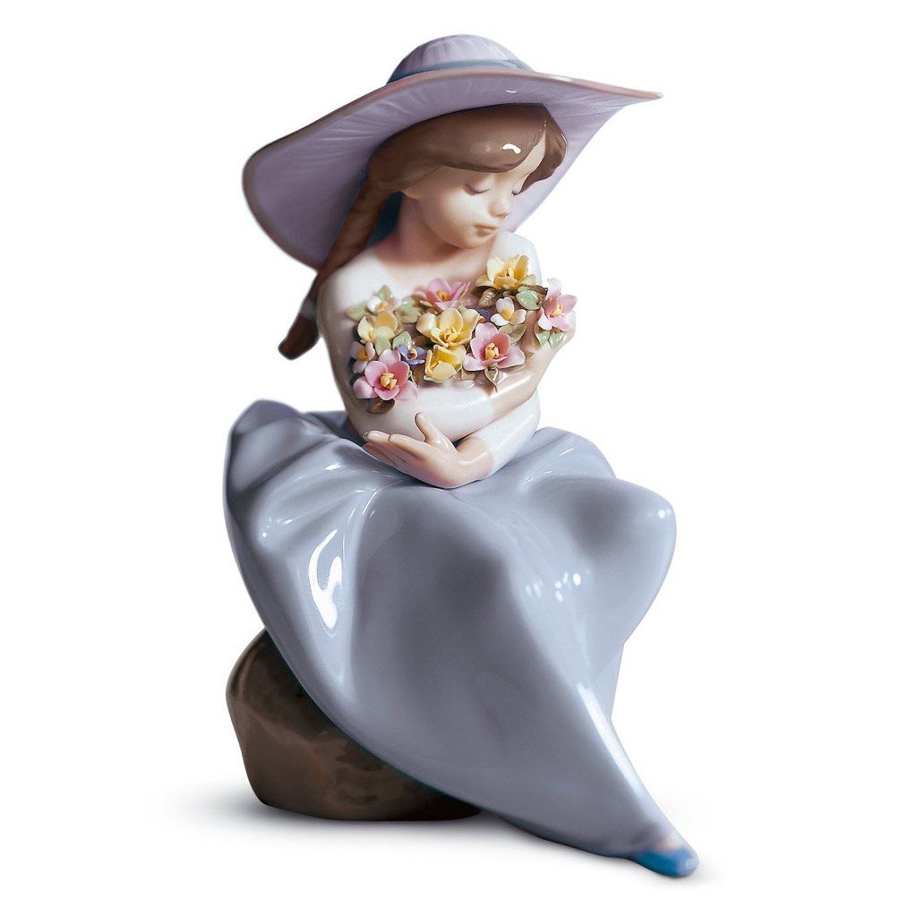 Exquisite Handmade Lladro Porcelain Figurine of a Fragrant Bouquet