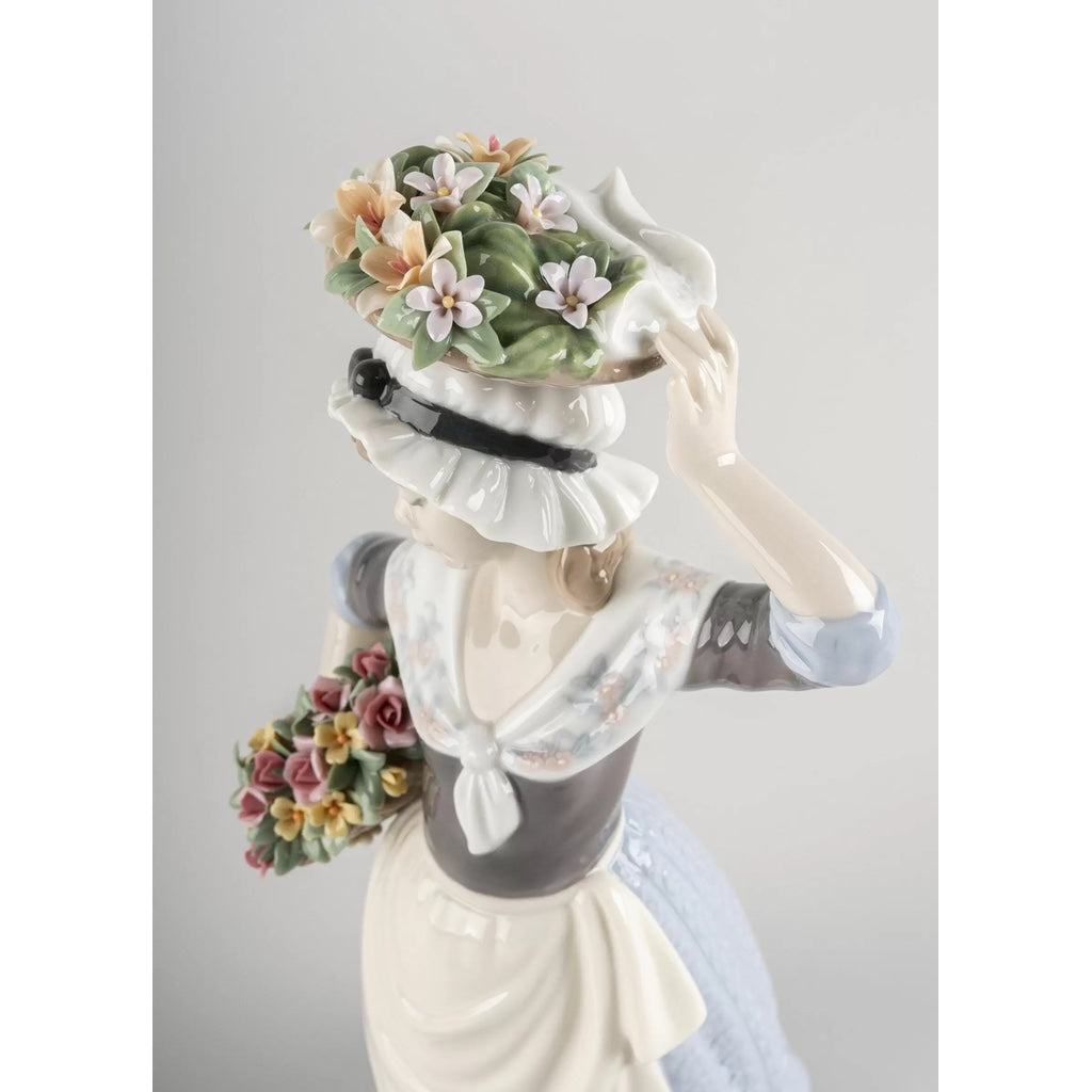 Exquisite Lladro Handmade Porcelain Flower Picking Sculptural Figurine