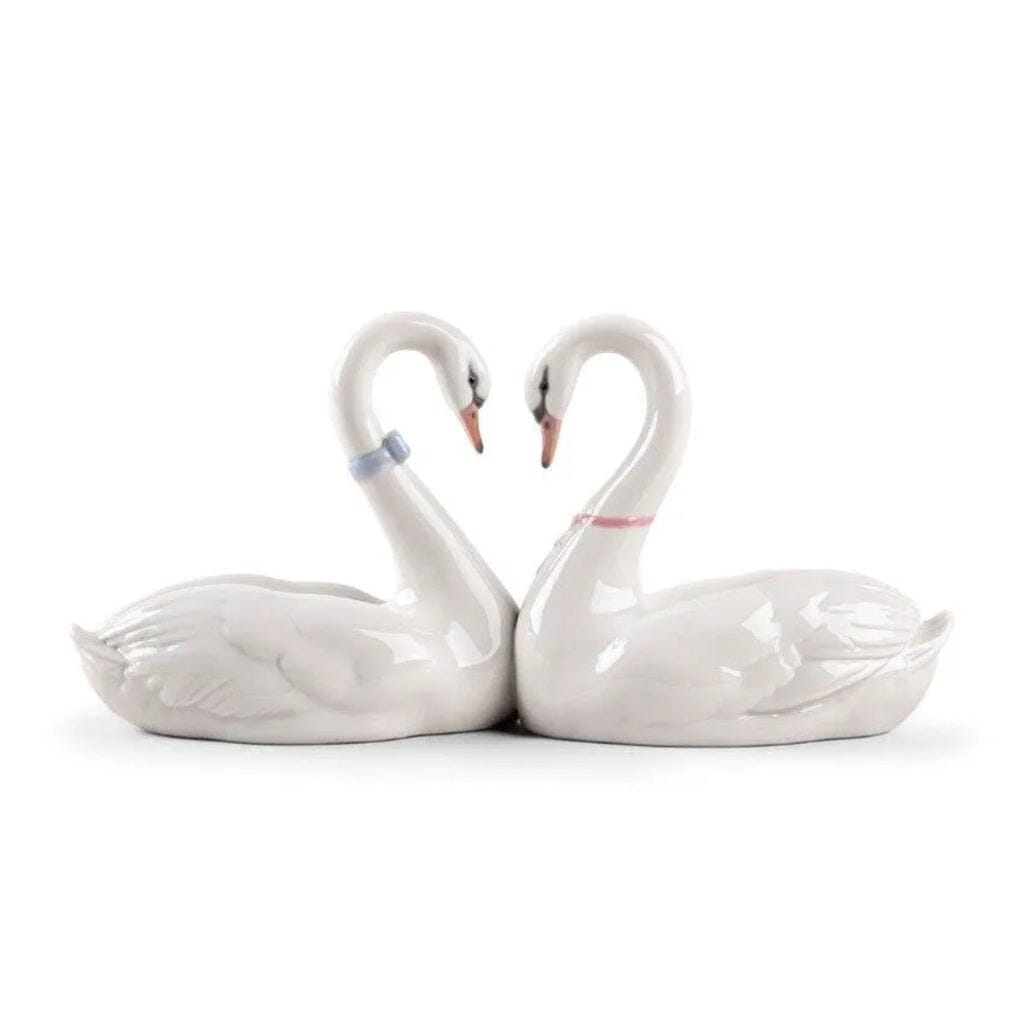 Exquisite Lladro Handmade Porcelain Endless Love Cake Decoration Topper