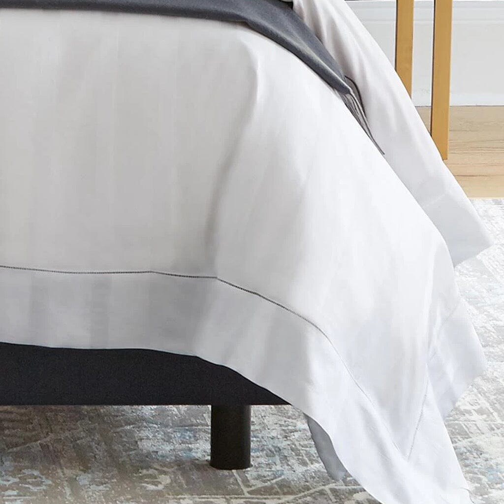 Luxurious Sferra Giza 45 Stripe Queen-Size Duvet Cover, 88 x 92