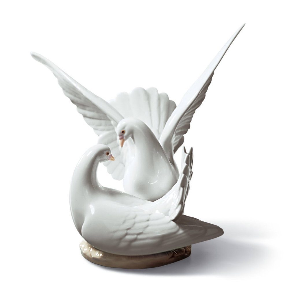Exquisite Handmade Lladro Porcelain Love Nest Dove Figurine
