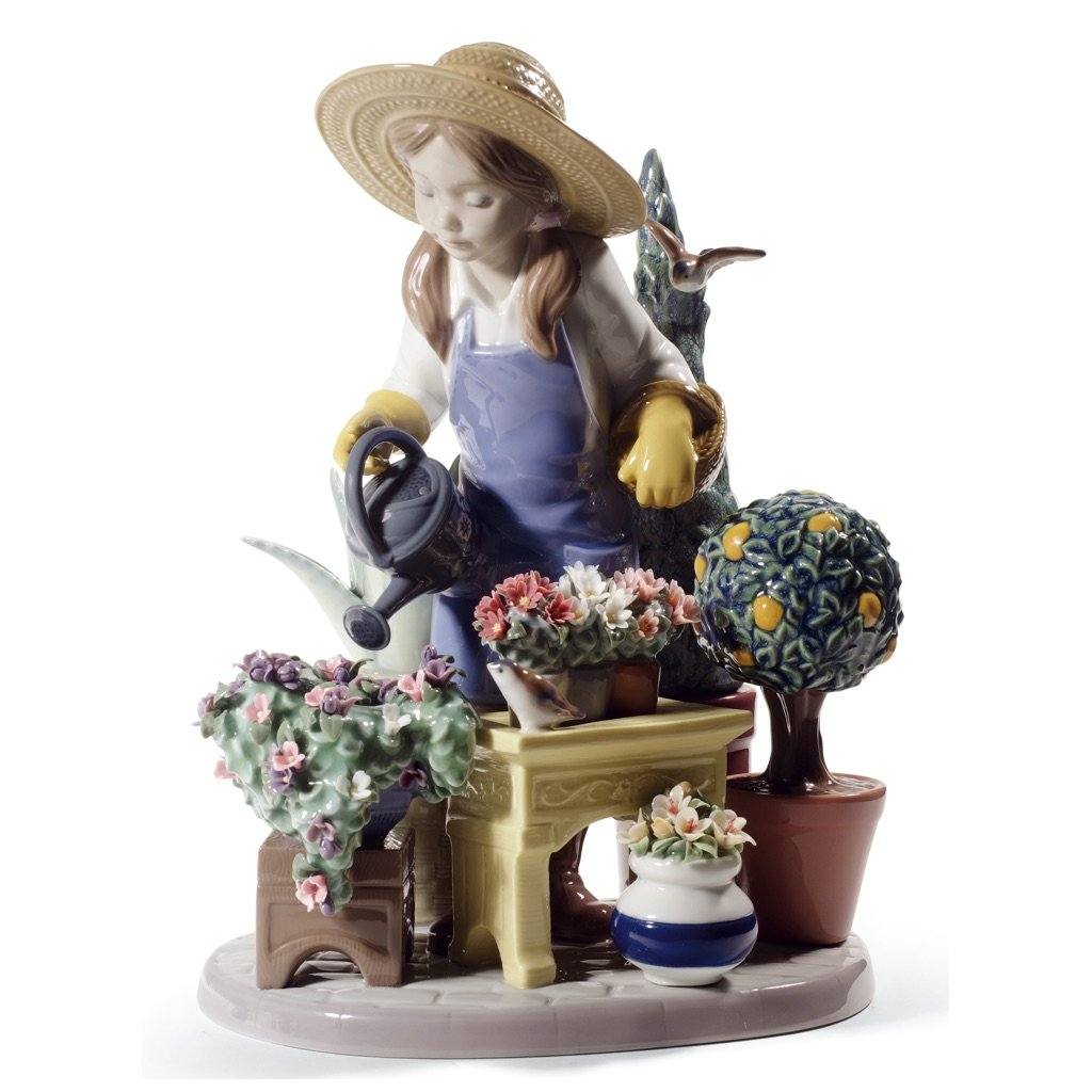 Exquisite Handmade Lladro Porcelain 'In My Garden' Figurine