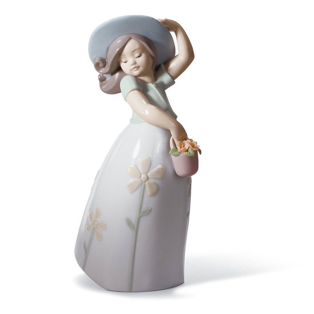 Exquisite Handmade Lladro Porcelain Figurine of Little Daisy