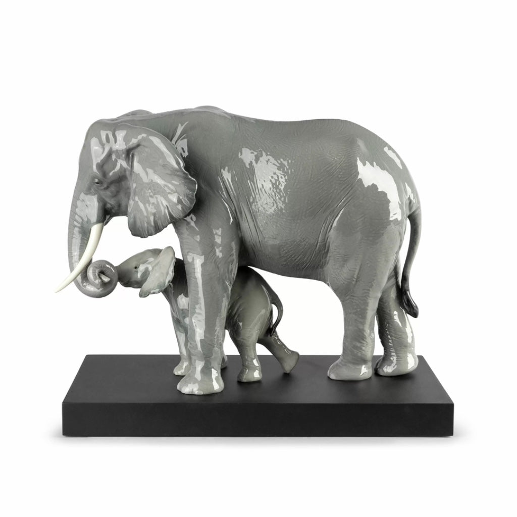 Lladro Handmade Porcelain Figurine of Mother and Baby Elephant Leading the Way