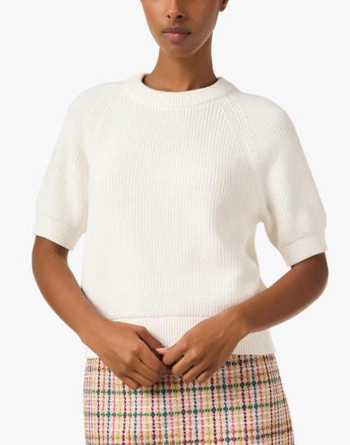 Stylish White Short-Sleeved Cotton Sweater for Fashionable Wardrobe