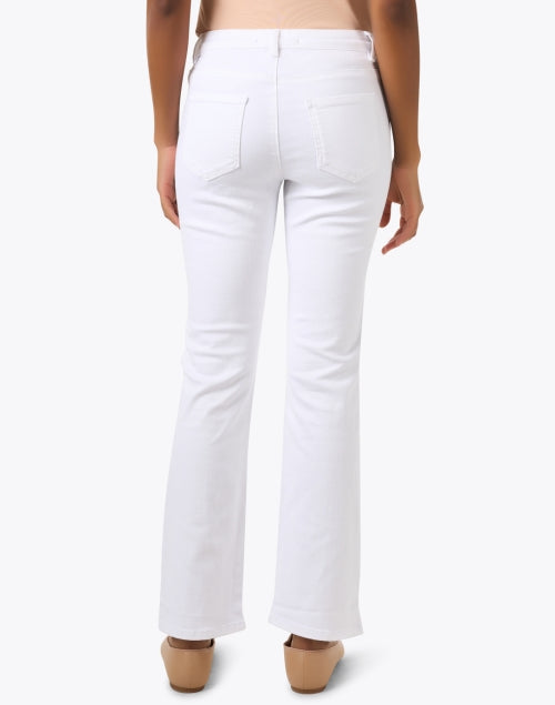 Stylish White Straight-Leg Denim Jeans for Fashionable Women