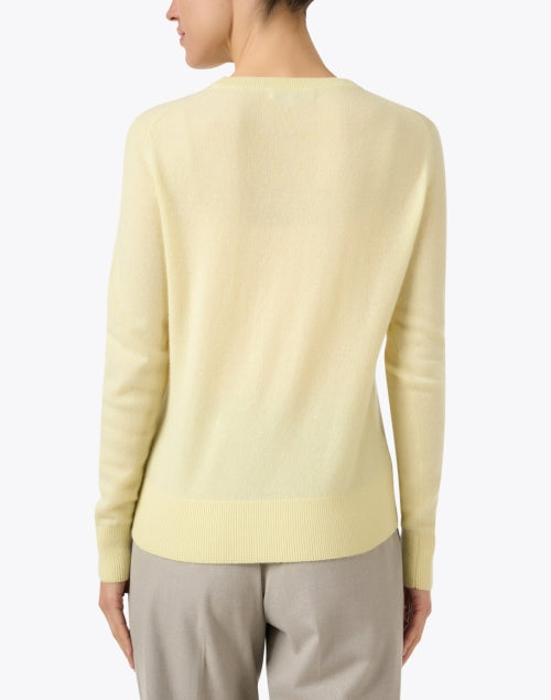 Stylish Yellow Cashmere Women's Sweater for Wardrobe Essential