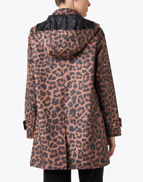 Fashionable Iconic Princess Rain Slicker with Stunning Leopard Print Design