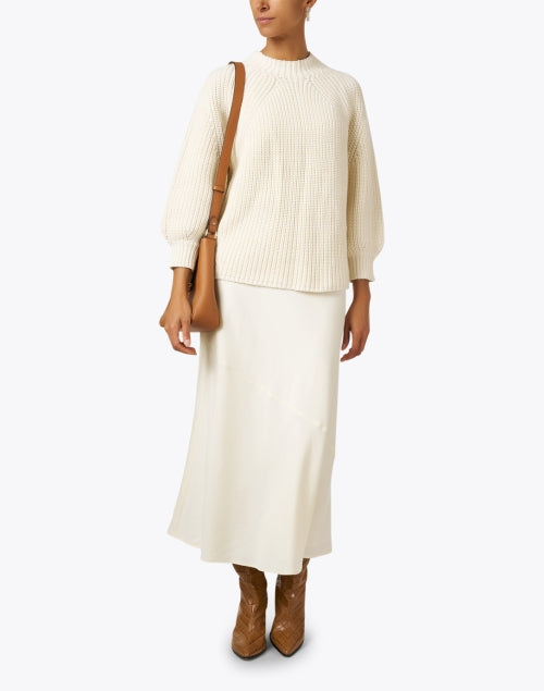 Soft and Elegant Cream-colored Cotton Ribbed Knit Sweater