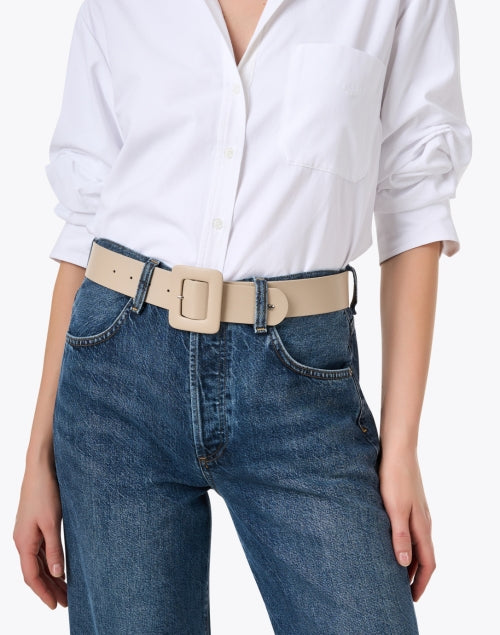 Weekend Max Mara's Thick Tan Leather Brio Belt with Rectangular Buckle