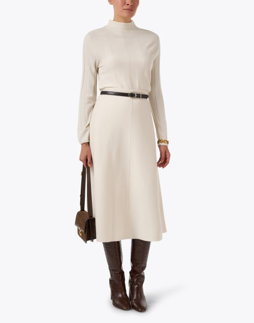 Stylish 100% Wool Ivory A-Line Knit Skirt for Versatile Wear