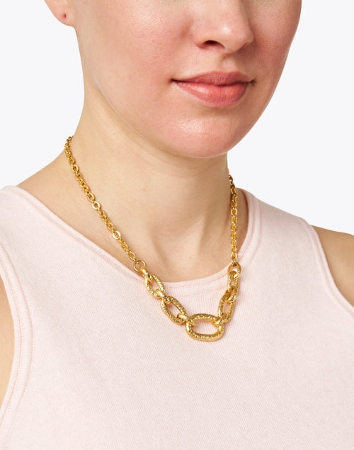 Stylish Hammered Gold-Plated Link Fashion Necklace