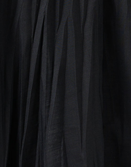 Stylish Black Merino Wool Plisse Midi Skirt for Seasonal Styling