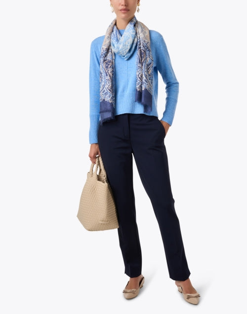 Stylish Blue 100% Cashmere Sweater for Transitional Seasons