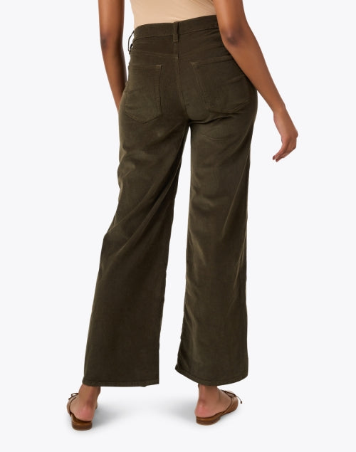 Frame's Elegant Slim-Fit Green Corduroy Trousers for Your Wardrobe Upgrade