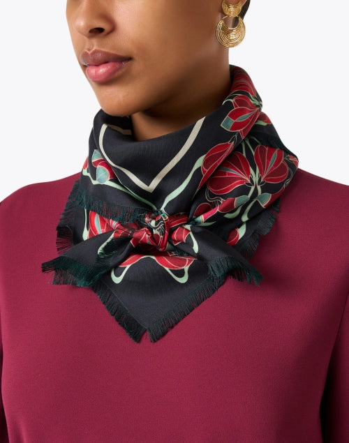 Reversible Black and Green Silk Fashion Scarf for Stylish Wear