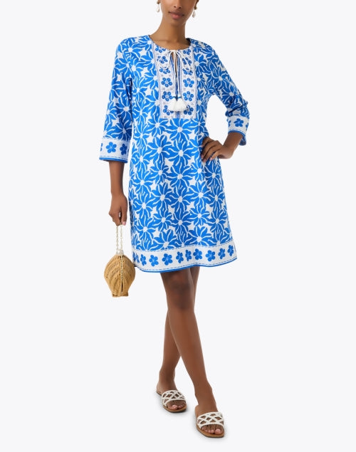 Stylish Blue Floral Patterned Women's Tunic Dress for Warm Weather
