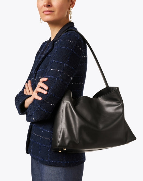 Elegant Leonore Black Premium Leather Shoulder Bag for a Sophisticated Look