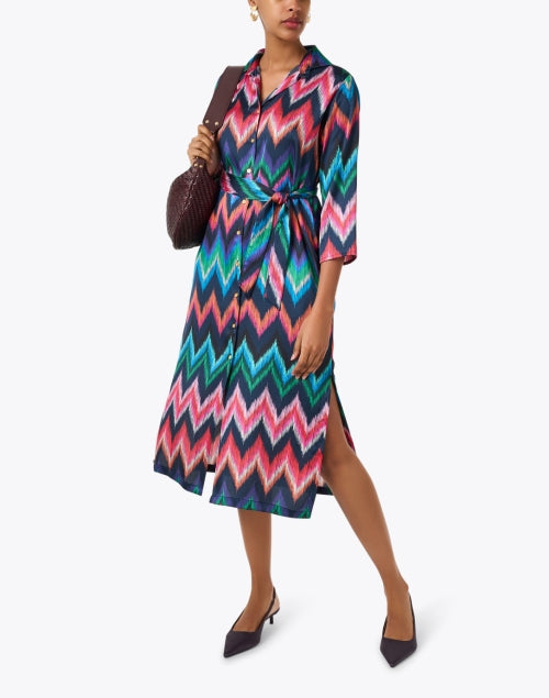 Vilagallo's Stylish Nela Shirt Dress with Zig Zag Print