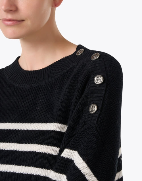 Fashionable Margaret O'Leary's Breton Style Black and White Striped Knit Sweater for All Seasons
