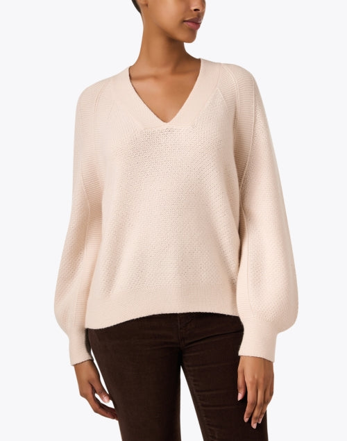 Gorgeous Pearl Pink Wool and Cashmere Blend Women's Sweater for All Seasons