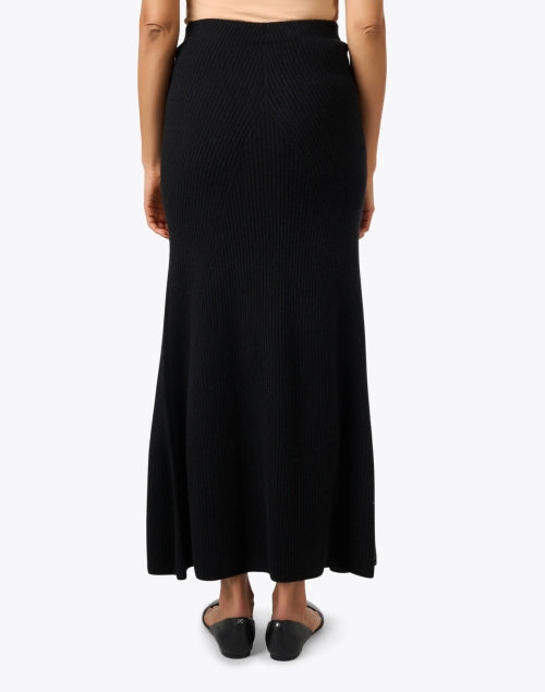 Elegant Long Black Knit Skirt Crafted from Wool - Cashmere Blend