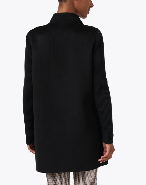 Elegant Black Overcoat Crafted from Luxurious Wool and Cashmere Blend