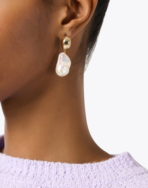 Stylish Gold-Tone Pearl Drop Earrings for All Occasions