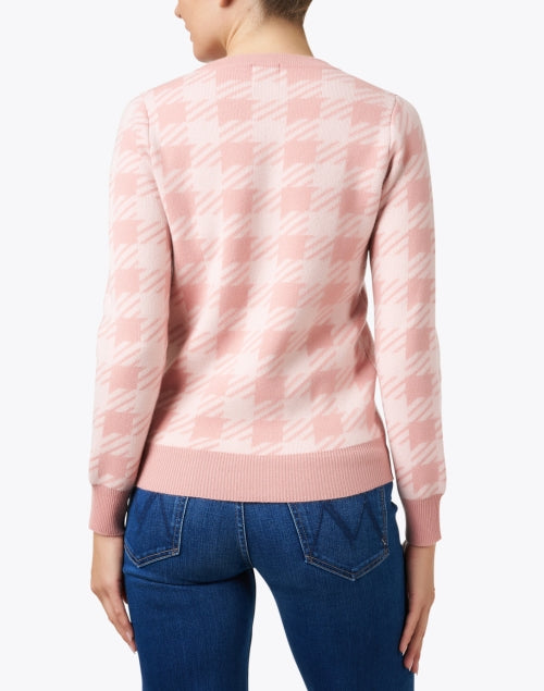 Madeleine Thompson's Fashionable Pink Checkered Wool and Cashmere Blend Sweater for Cold Weather