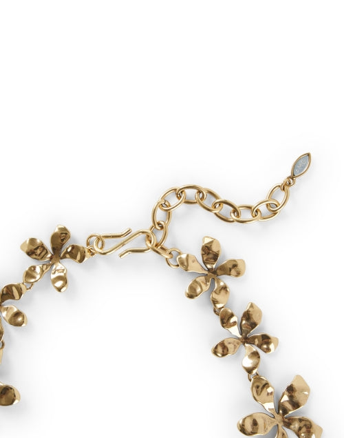 Exquisite Tangier Gold Floral Design Necklace for Elegant Wear