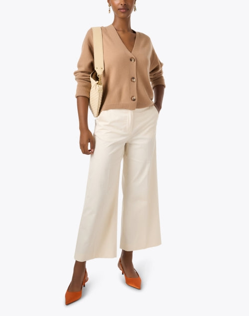 Stylish Camel-Colored 100% Cashmere Cardigan for Women