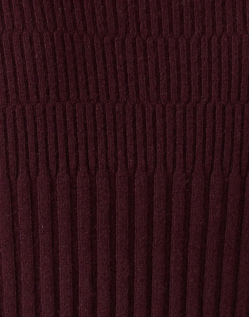 Elegant Burgundy Cashmere Sleeveless Knit Clove Top for Women