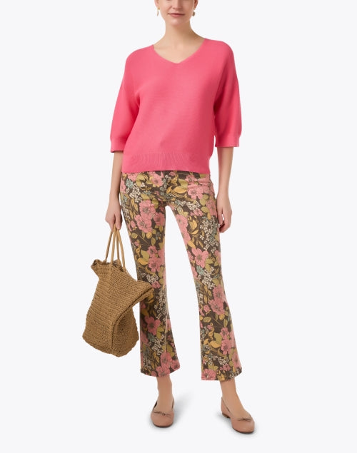Coral-Colored Cotton V-Neck Knit Sweater for Everyday Wear