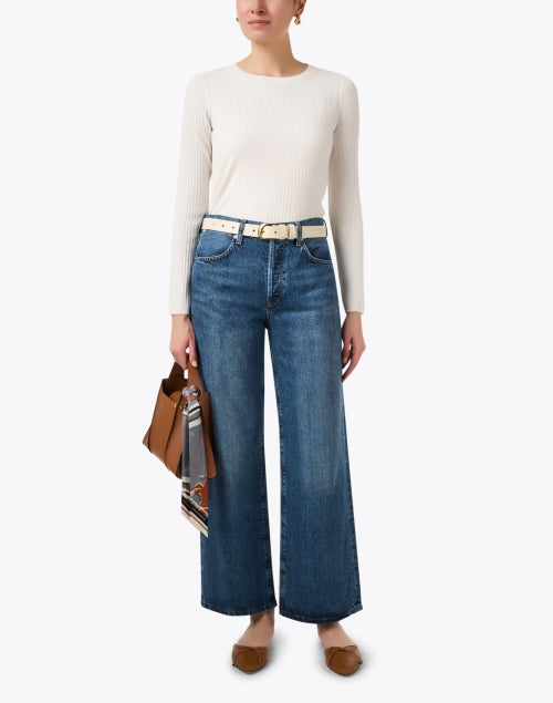 Elegant Twist Ivory-Colored Leather Fashion Belt