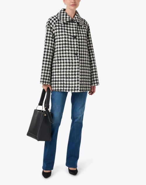 Stylish Oversized Black and White Twisted Houndstooth Multi Coat