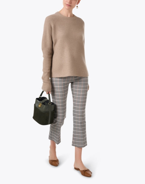 Luxurious Beige Cashmere Pullover Sweater for All - Season Wear